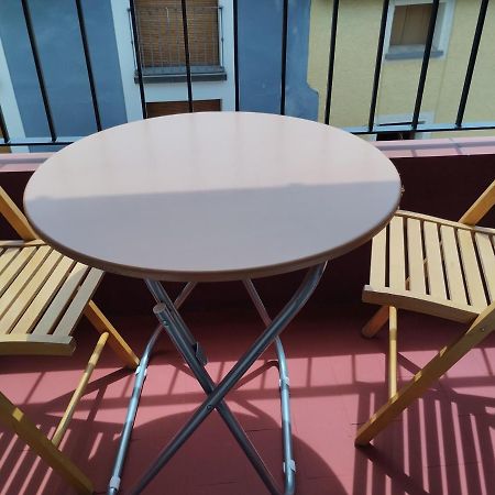 Luminoso, Centrico Y Silencioso Apartamento Jaca Bagian luar foto