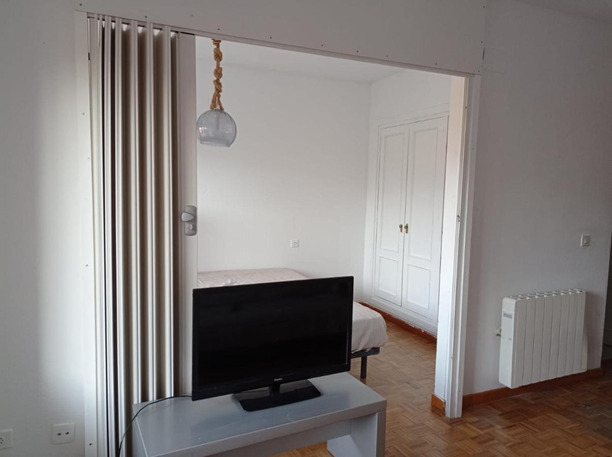 Luminoso, Centrico Y Silencioso Apartamento Jaca Bagian luar foto