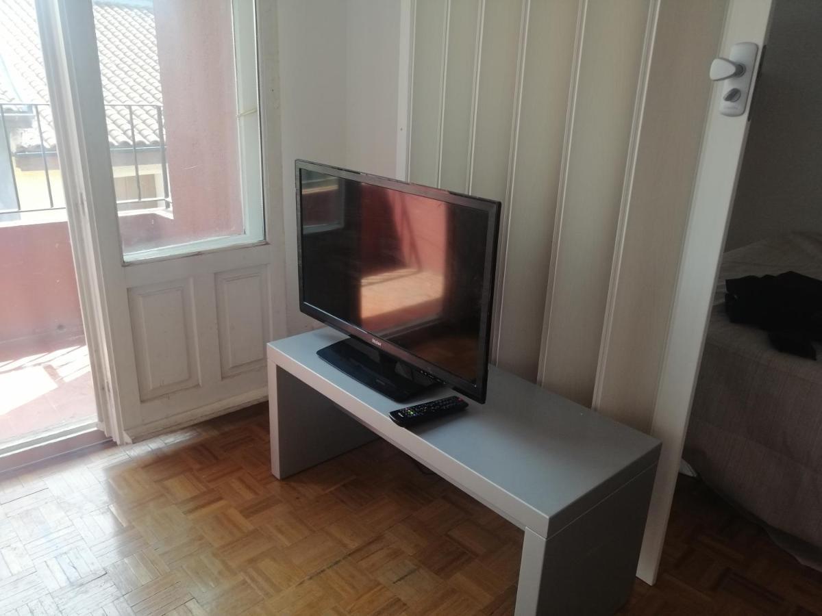 Luminoso, Centrico Y Silencioso Apartamento Jaca Bagian luar foto