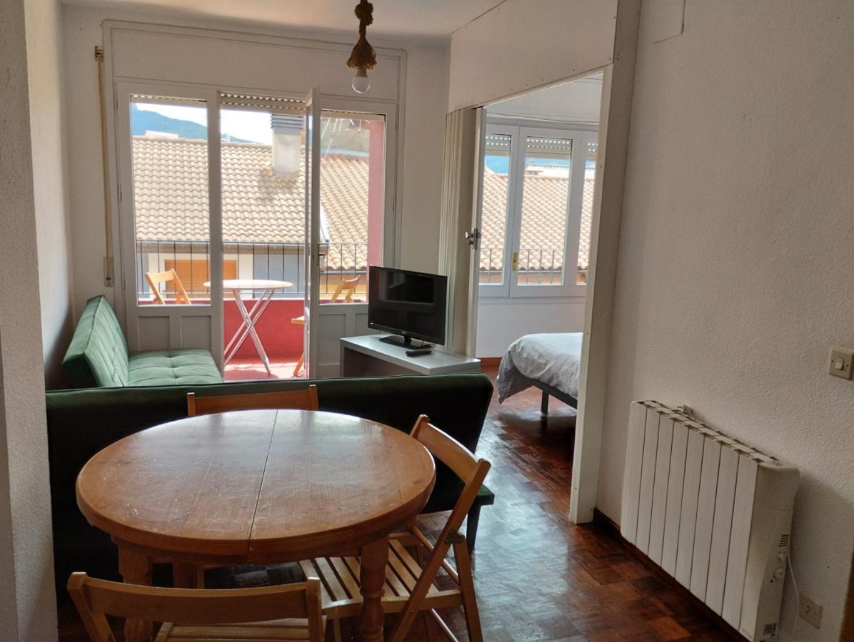 Luminoso, Centrico Y Silencioso Apartamento Jaca Bagian luar foto